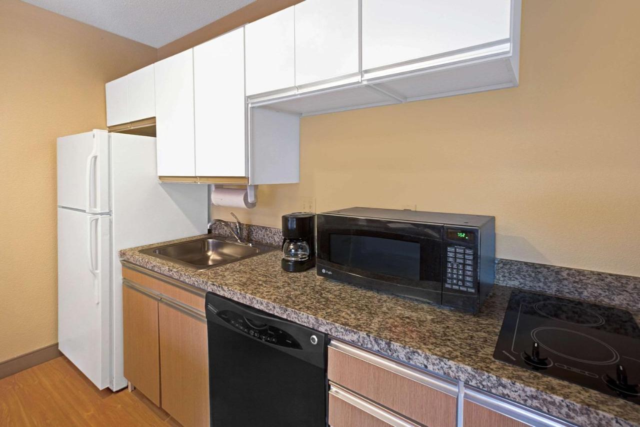 MainStay Suites Detroit Farmington Hills Extérieur photo