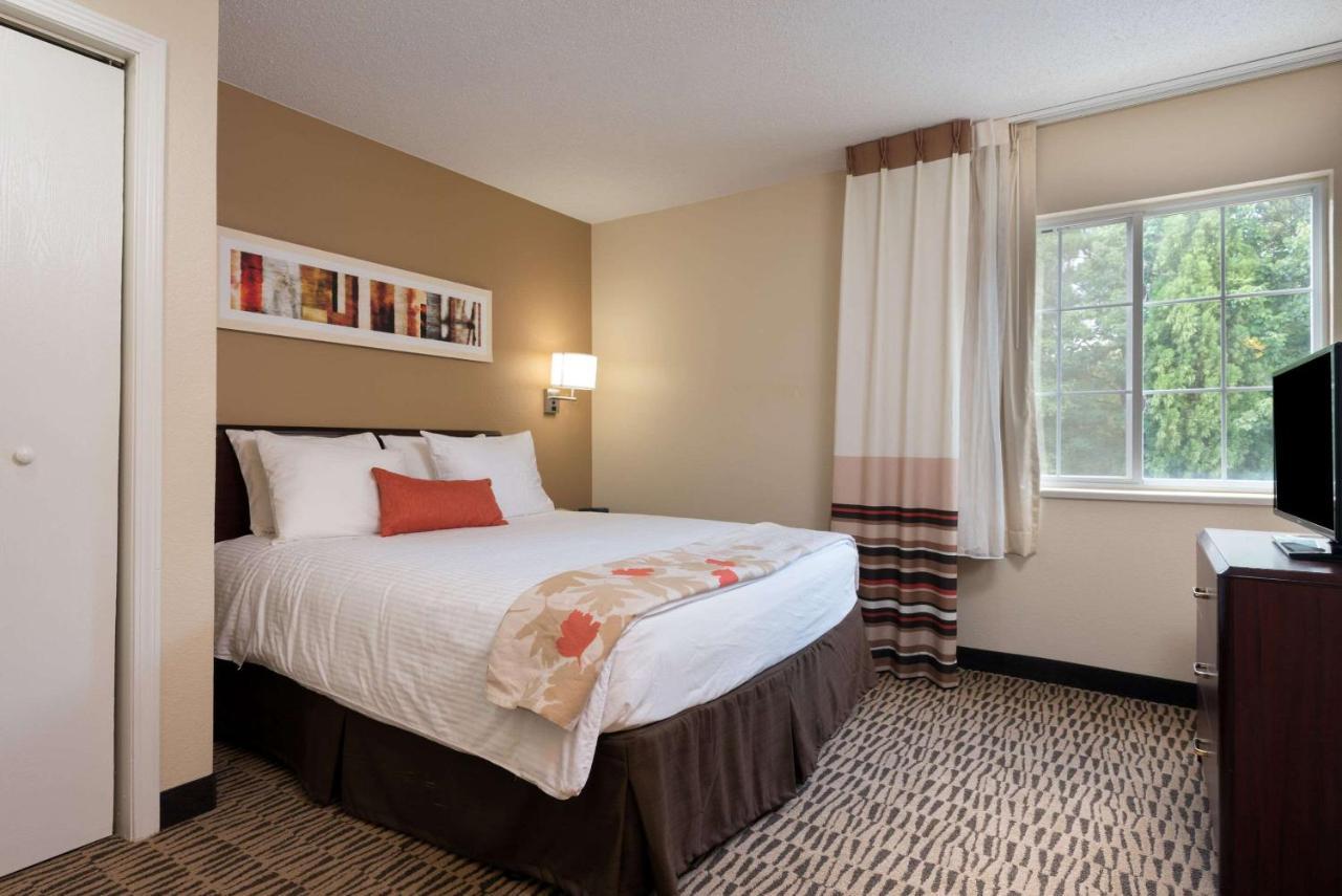 MainStay Suites Detroit Farmington Hills Extérieur photo