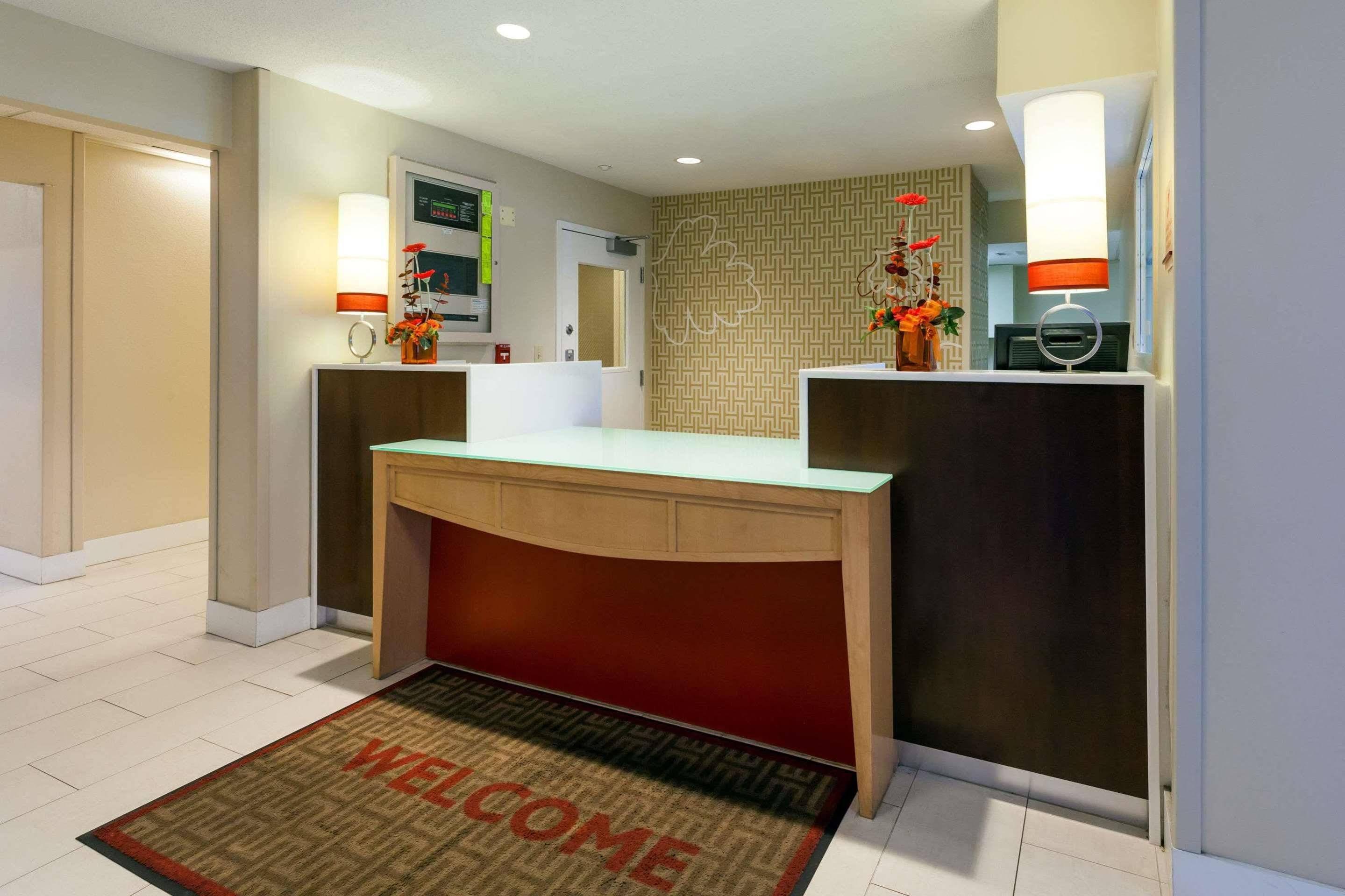 MainStay Suites Detroit Farmington Hills Extérieur photo