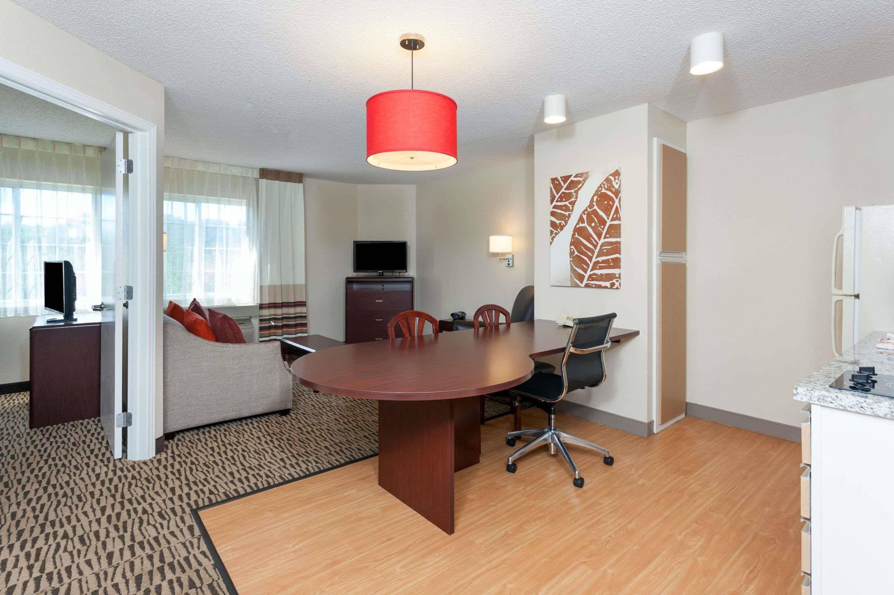 MainStay Suites Detroit Farmington Hills Extérieur photo