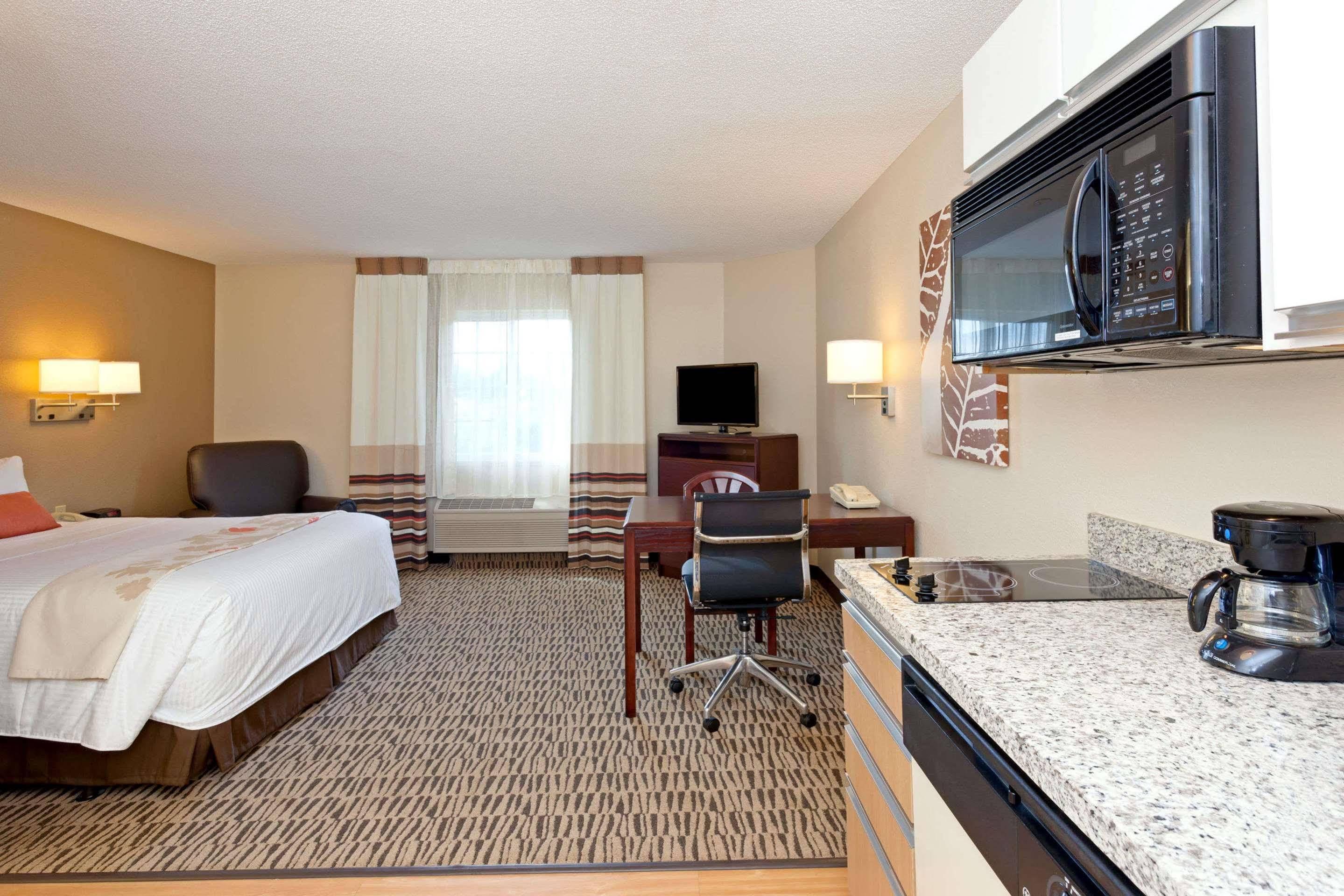 MainStay Suites Detroit Farmington Hills Extérieur photo