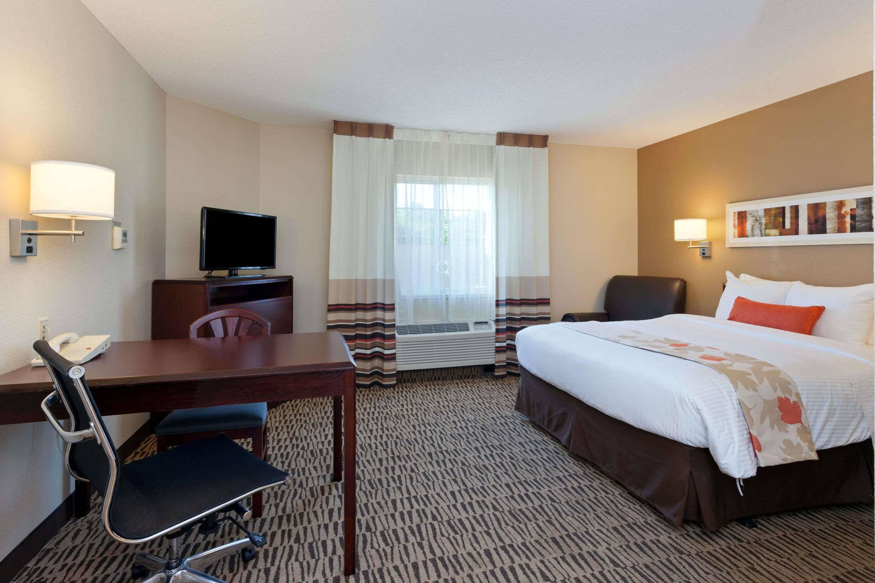 MainStay Suites Detroit Farmington Hills Extérieur photo