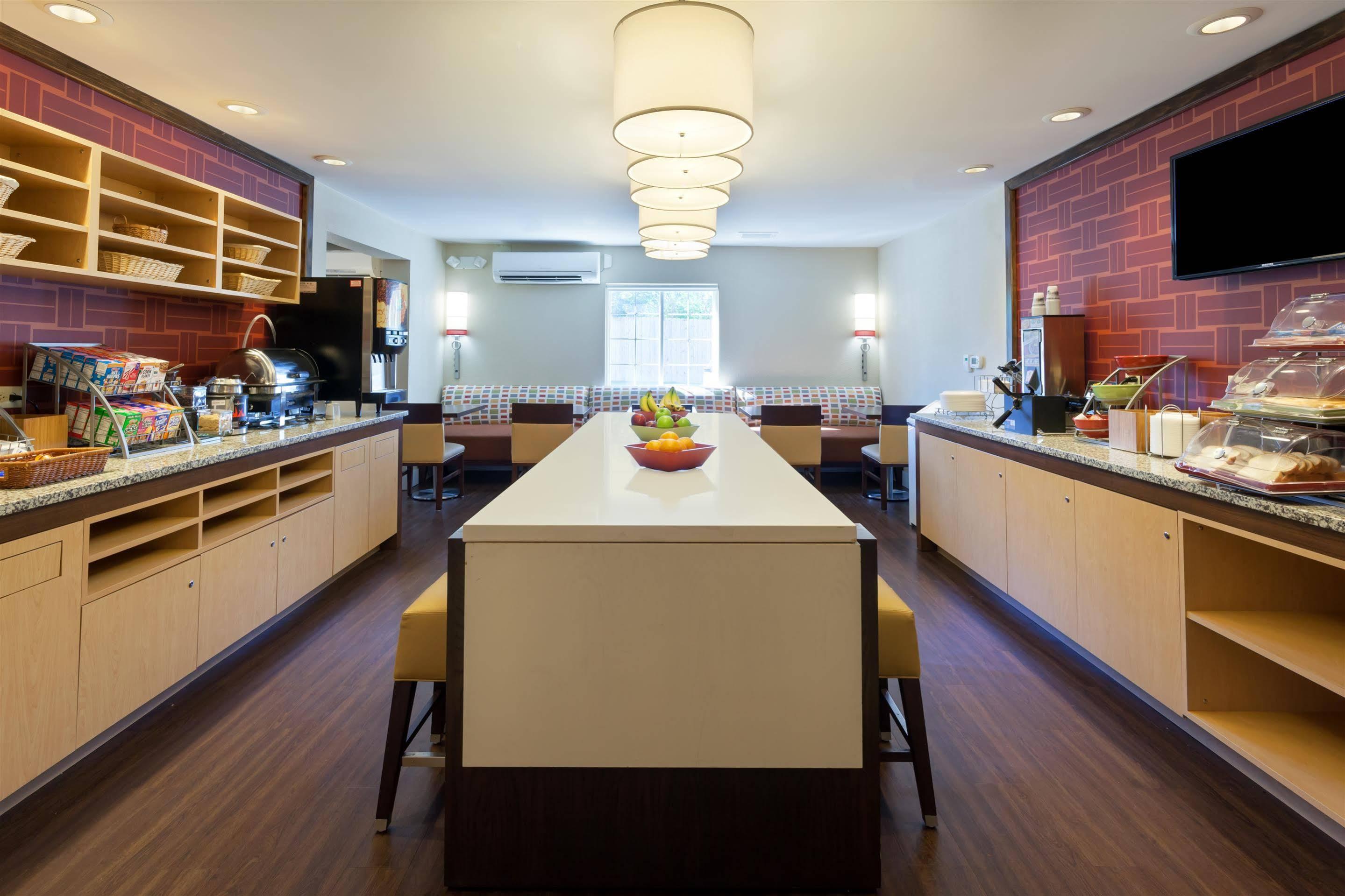 MainStay Suites Detroit Farmington Hills Extérieur photo