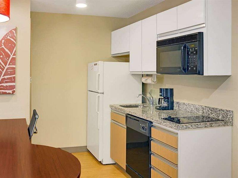 MainStay Suites Detroit Farmington Hills Extérieur photo