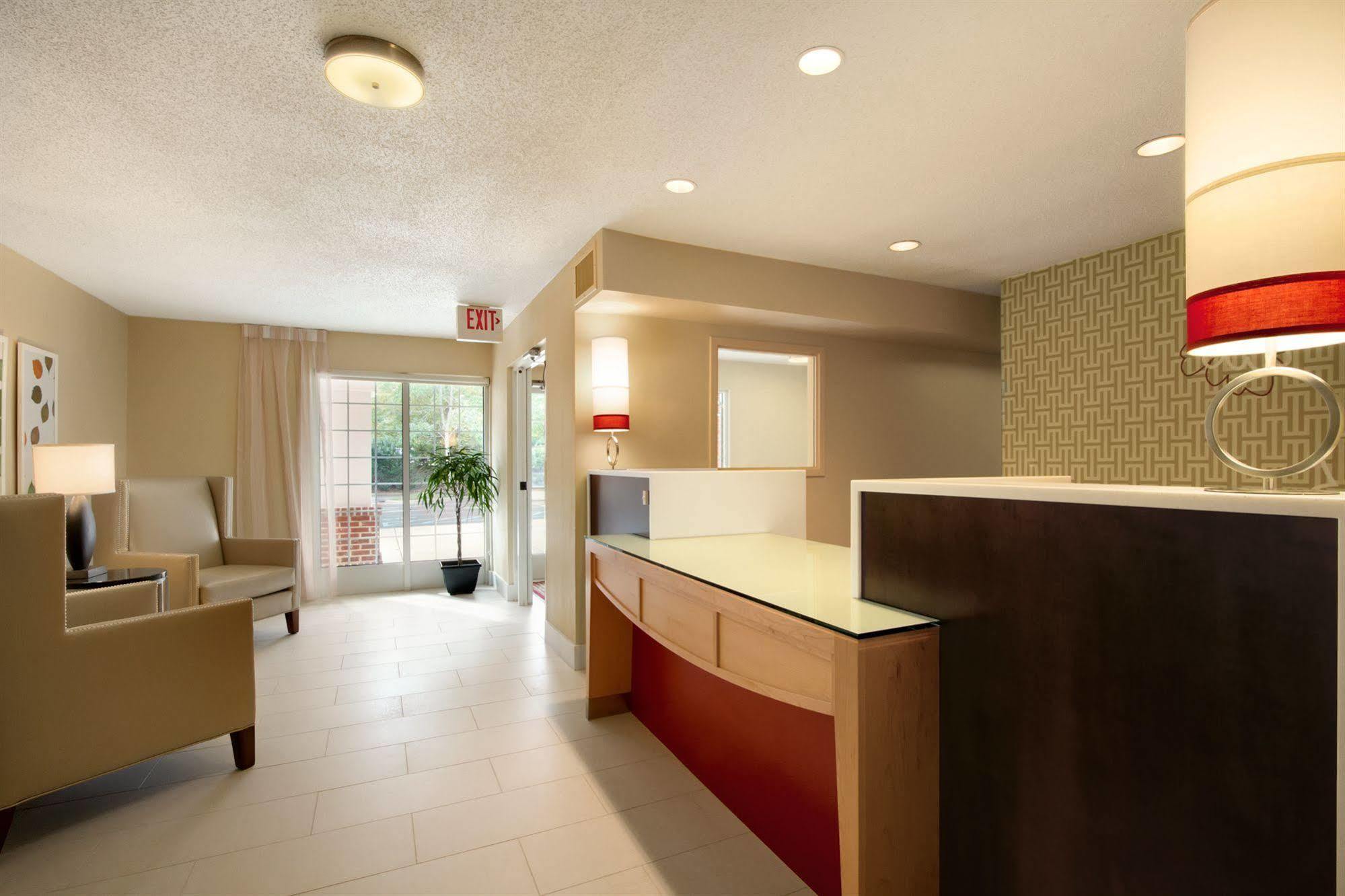 MainStay Suites Detroit Farmington Hills Extérieur photo